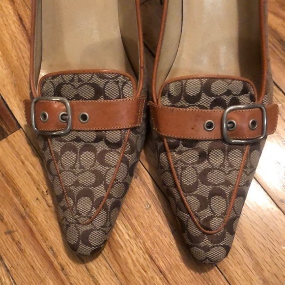 Coach Signature logo heels with tan buckle size 9 - Picture 5 of 7